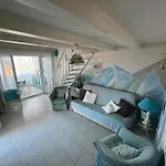 Scorcio Sull'acqua Apartment *